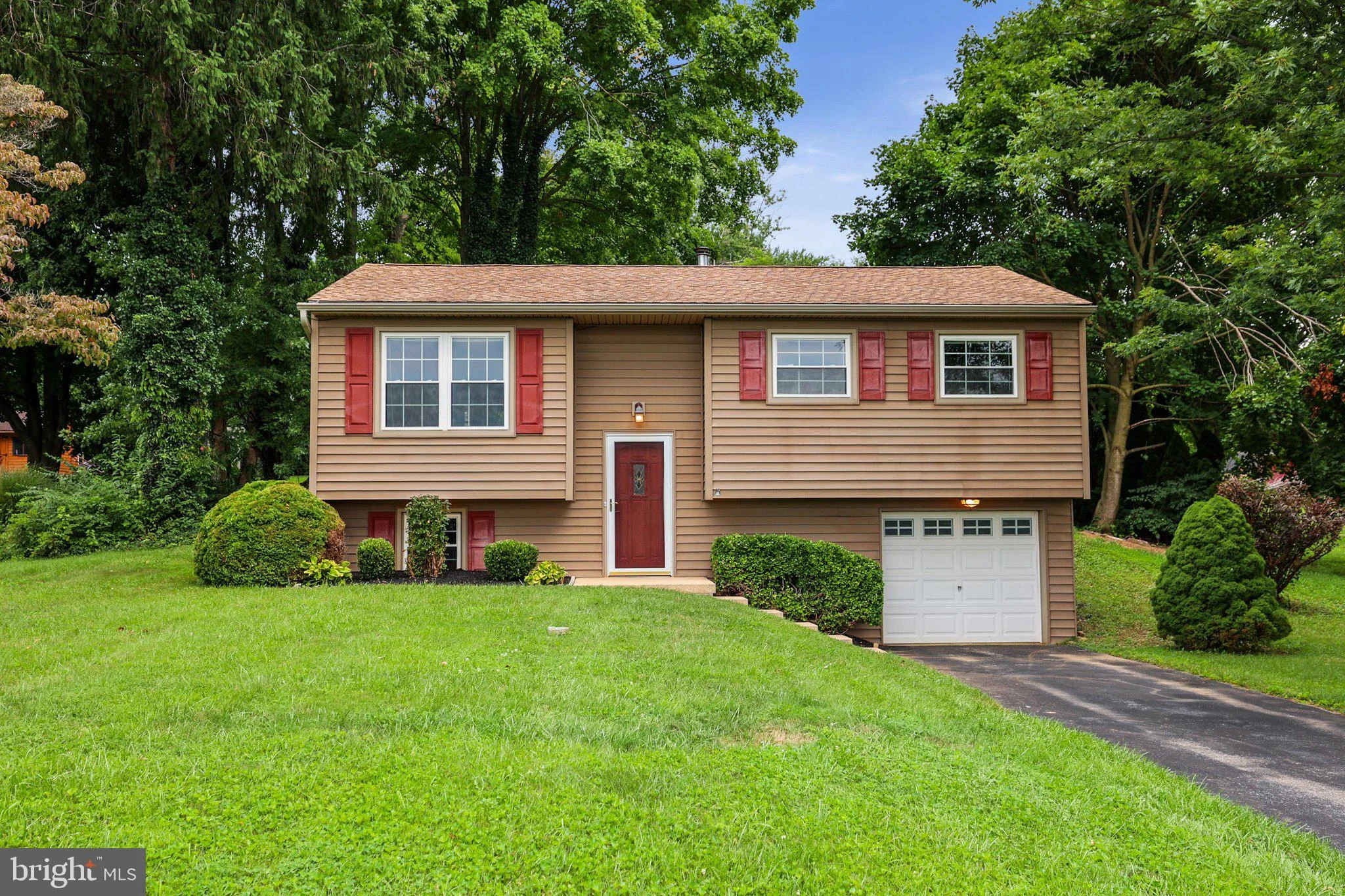 182 Claremont Drive, Seven Valleys, PA, 17360