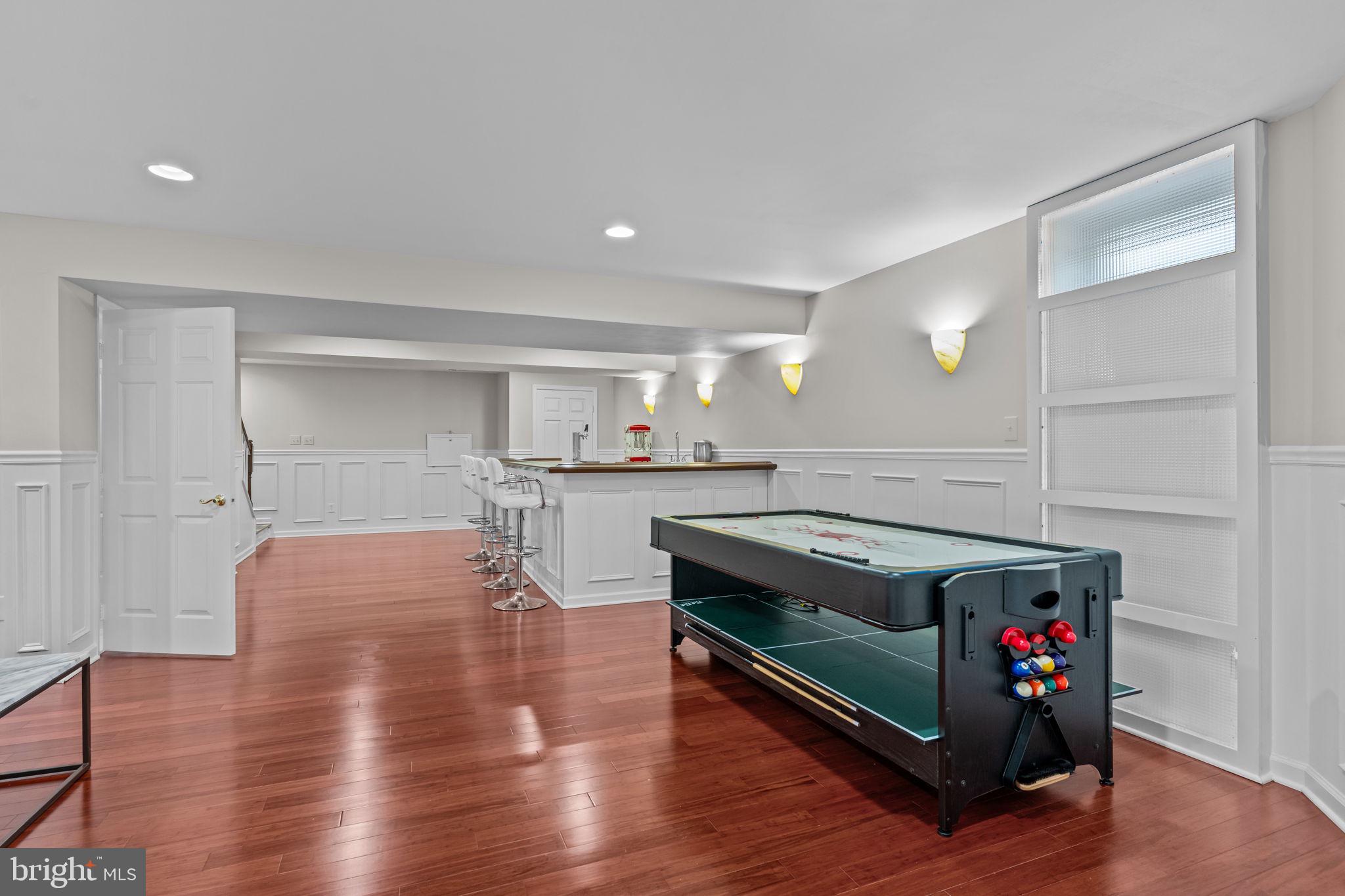 NORTH POINTE - Residential