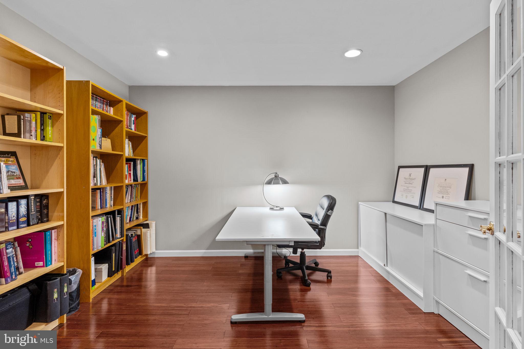 NORTH POINTE - Residential