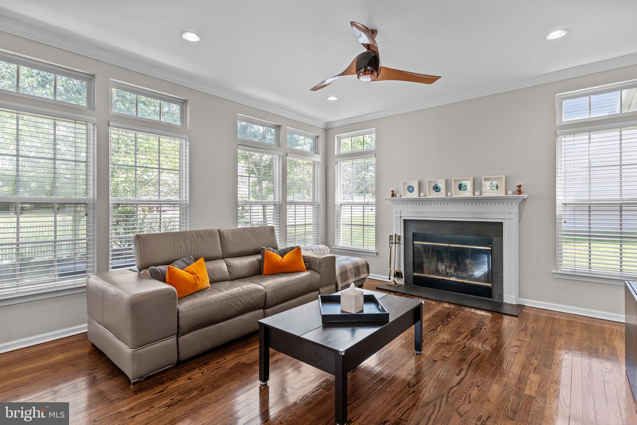 NORTH POINTE - Residential