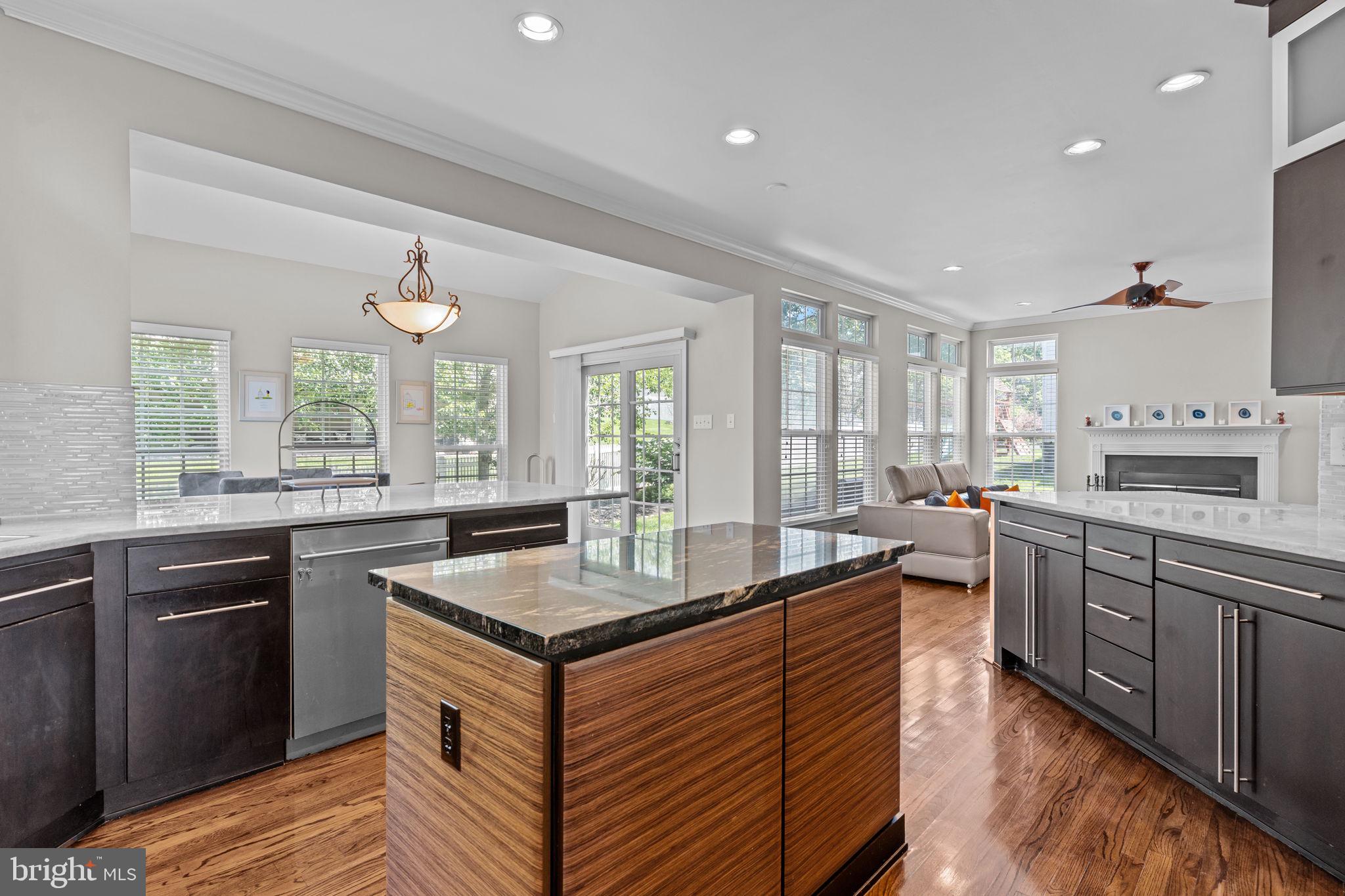 NORTH POINTE - Residential