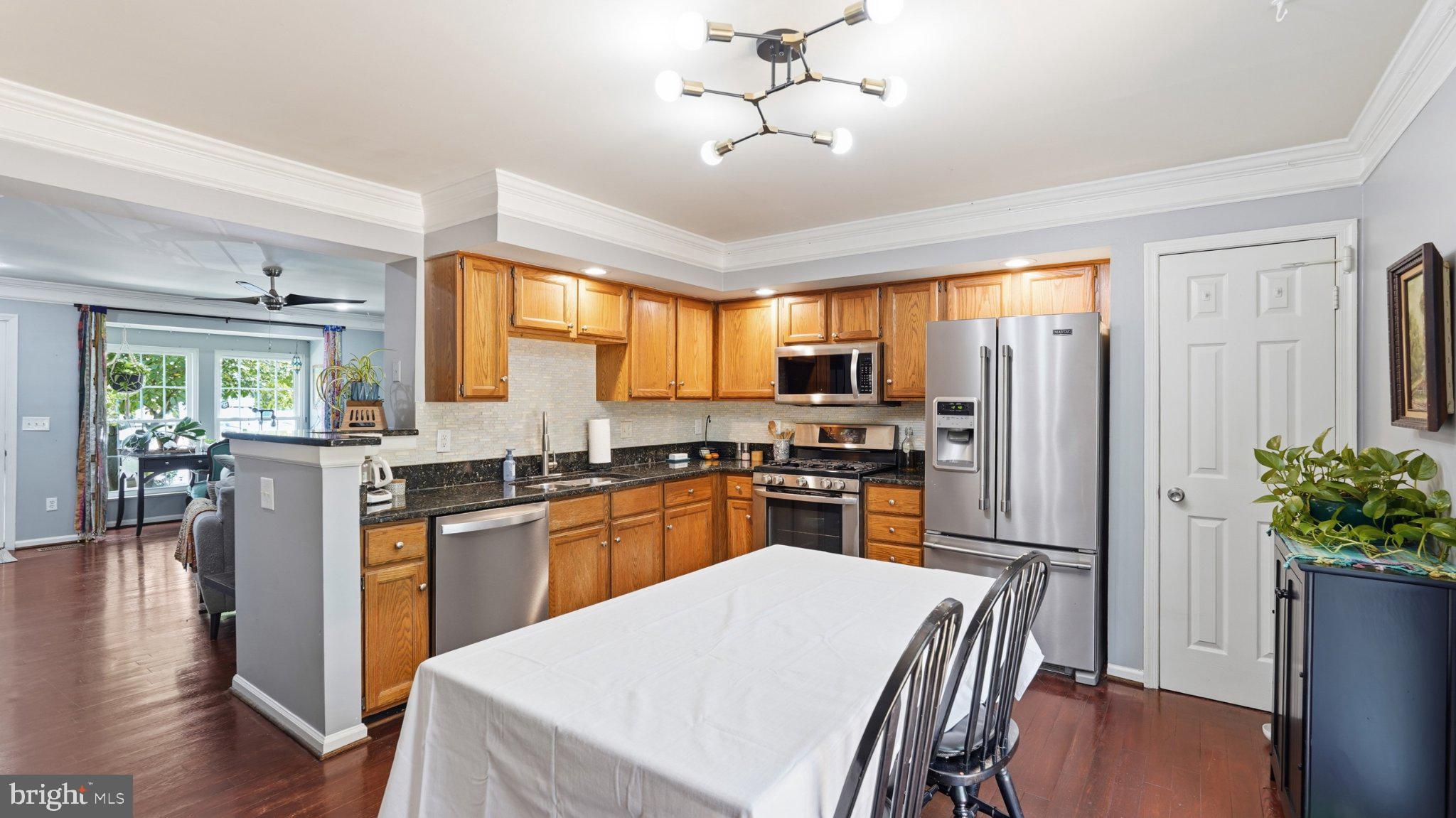 9560 BUTTONBUSH COURT