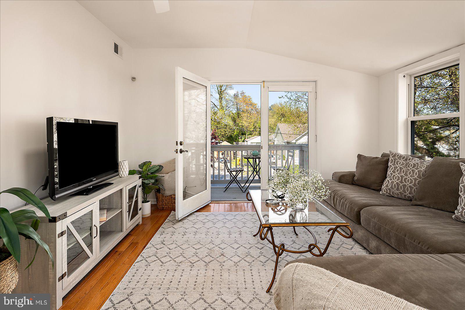 LONDONTOWN - Residential