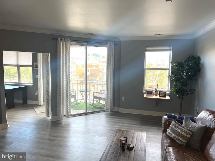 Welcome home to this open and bright 1 bed plus den unit! One of the largest one bedroom floor plans in the building. Equipped with new flooring all throughout the unit including tile in the bathroom, carpet in the bedroom and new LVP in the main living and kitchen areas. Entertain in your open concept living and dining with views of the water from your private balcony. In unit washer and dryer, with 24 hour security, on site gym, and community pool, make Pierside one of the best condo associations to live in, in Federal Hill. Available Nov 1