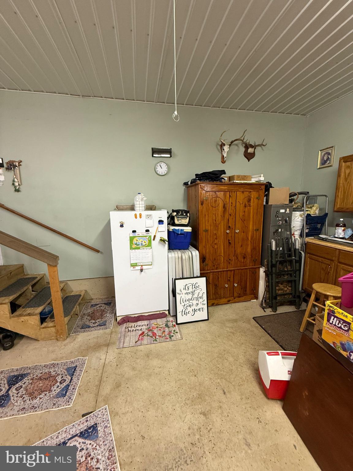 32274 ROBIN HOODS LOOP