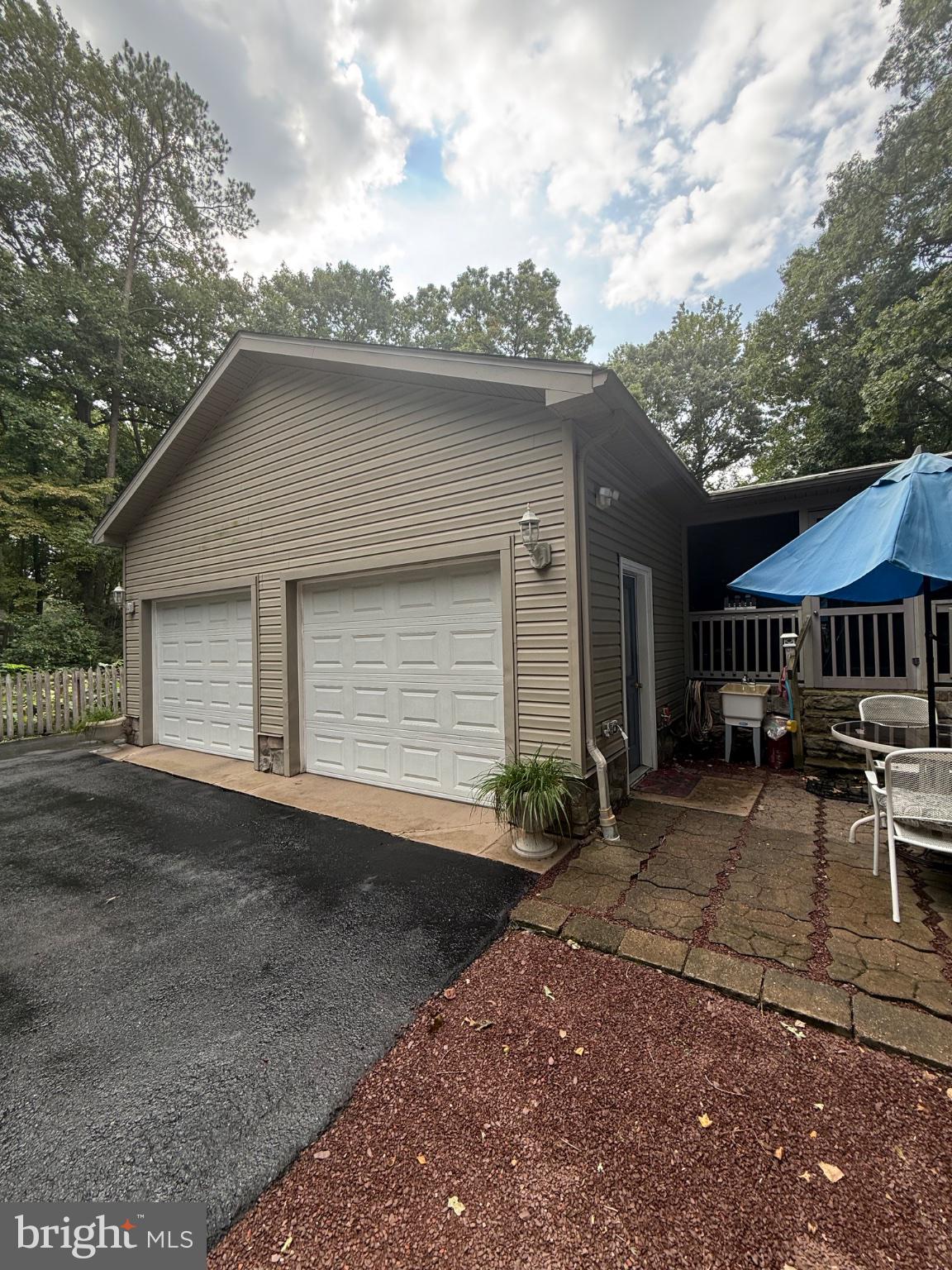 32274 ROBIN HOODS LOOP