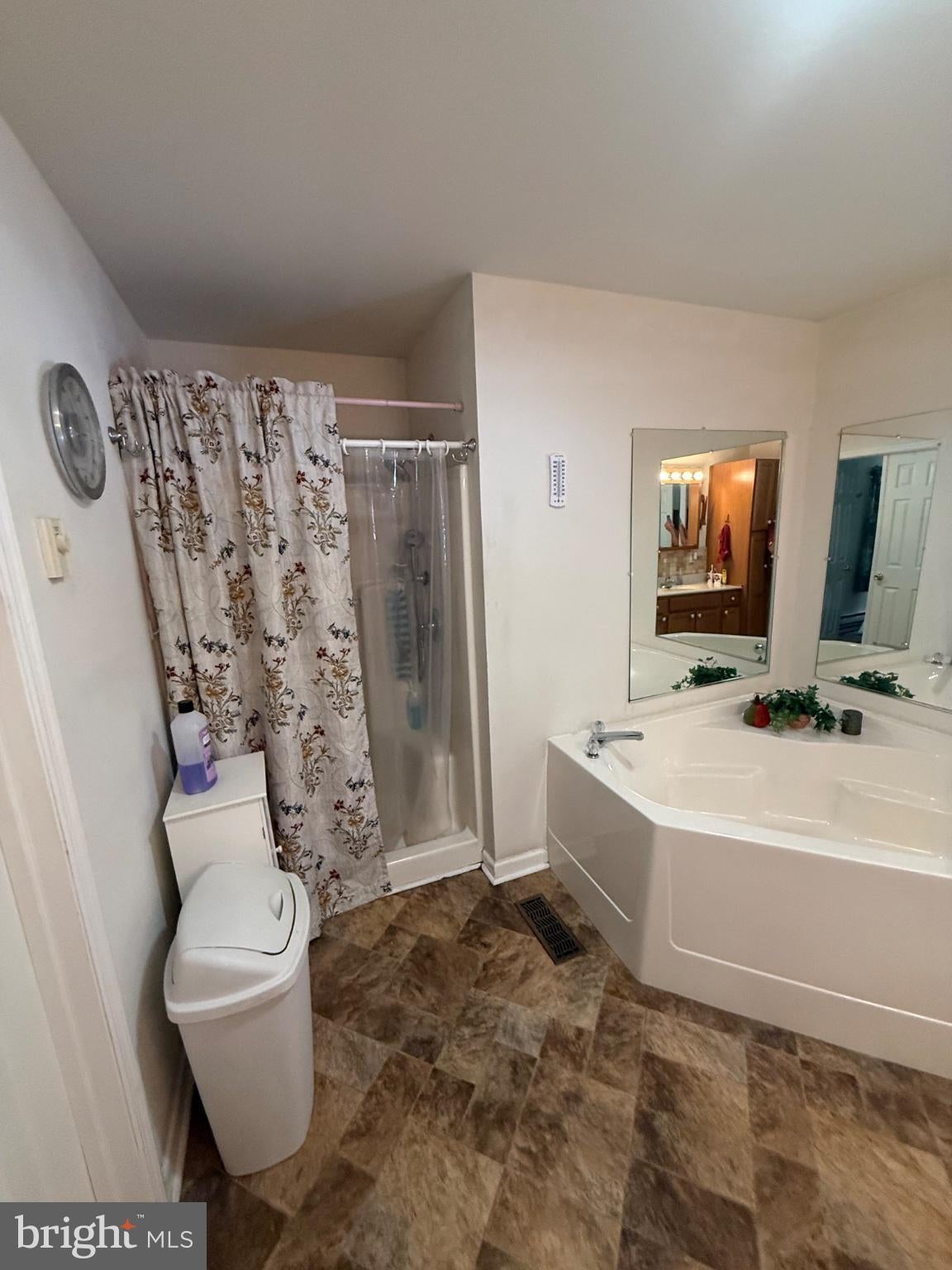 32274 ROBIN HOODS LOOP
