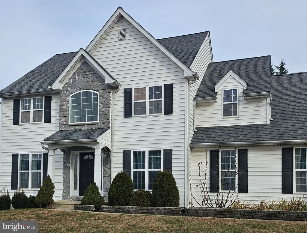Photo of 2197 Bentley Lane, YORK, PA 17404 (MLS # PAYK2094990)