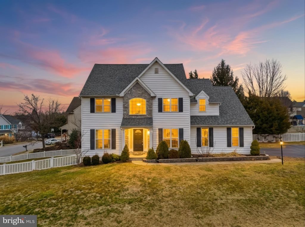 Photo of 2197 Bentley Lane, YORK, PA 17404 (MLS # PAYK2094990)