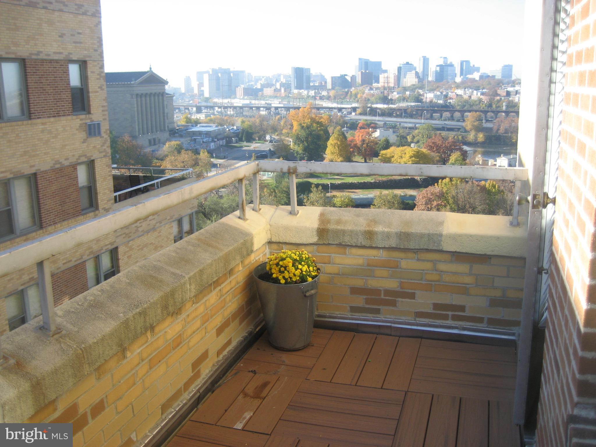 ART MUSEUM AREA - Residential Lease