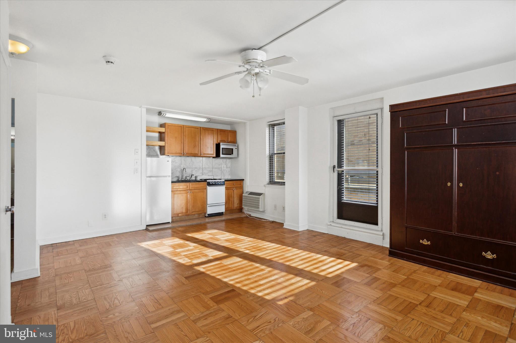 ART MUSEUM AREA - Residential Lease