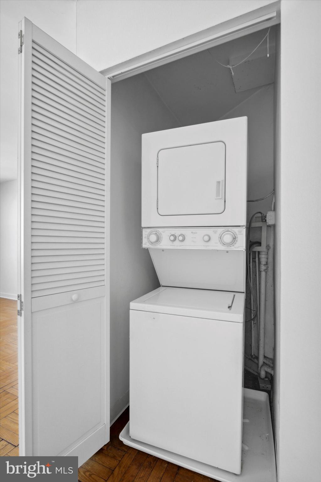 ART MUSEUM AREA - Residential Lease