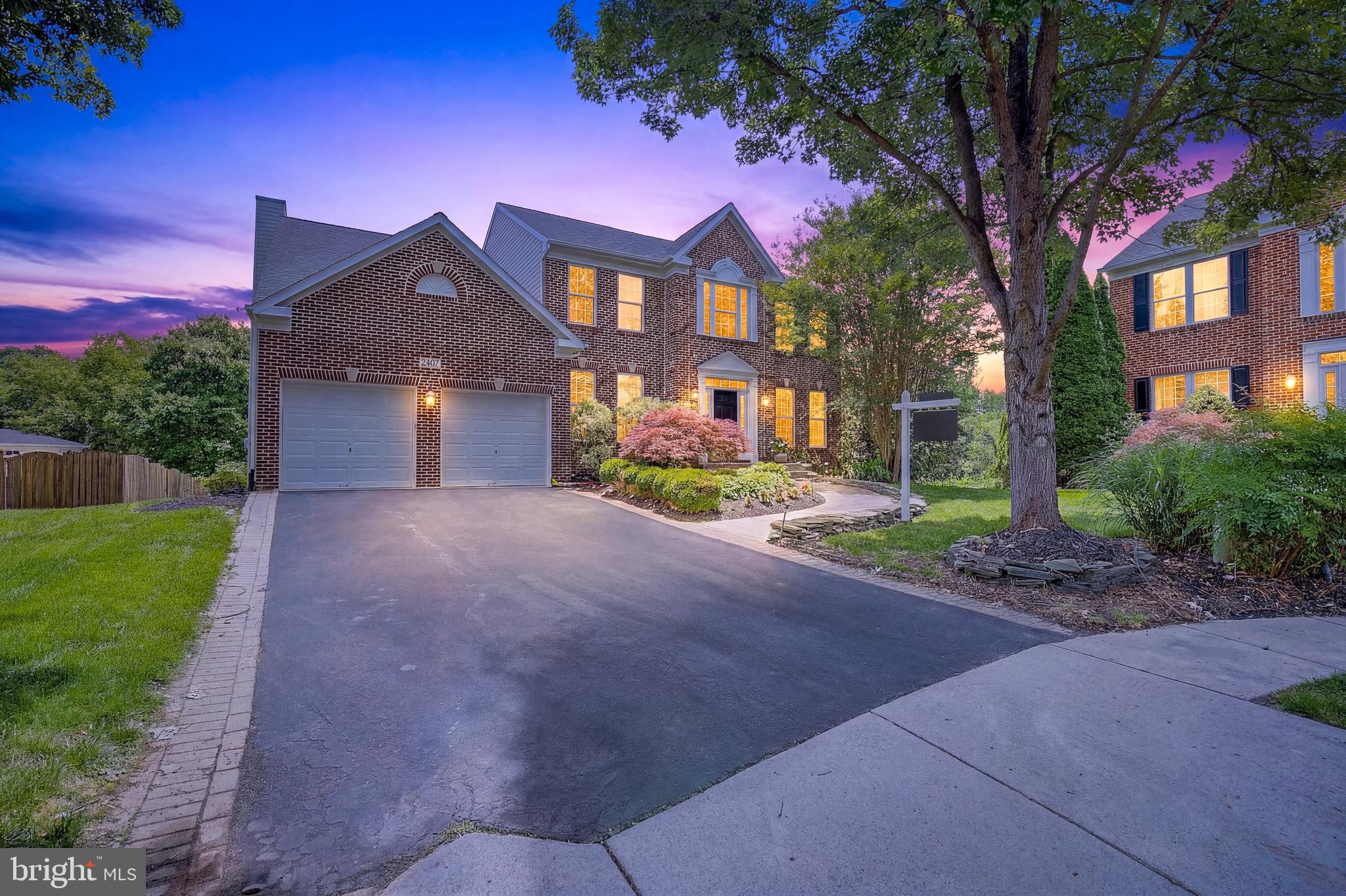 2407 LAWNDALE COURT
