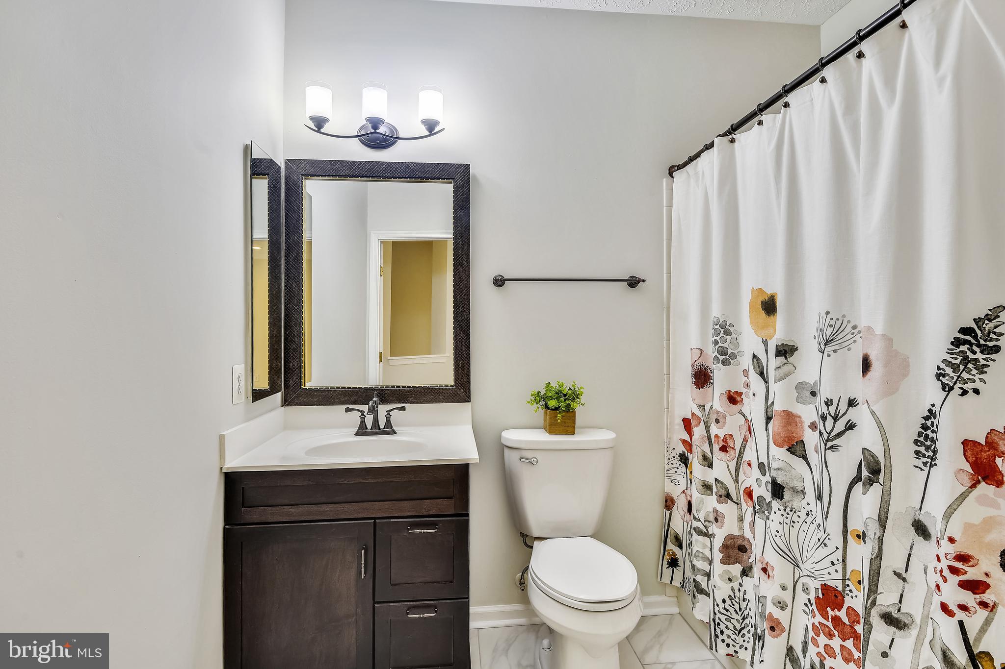 WINDSOR AT PERRY HALL FARMS - Residential