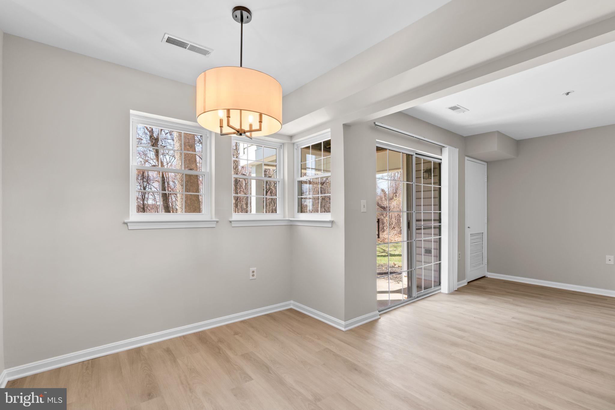 MONTGOMERY RUN - Residential