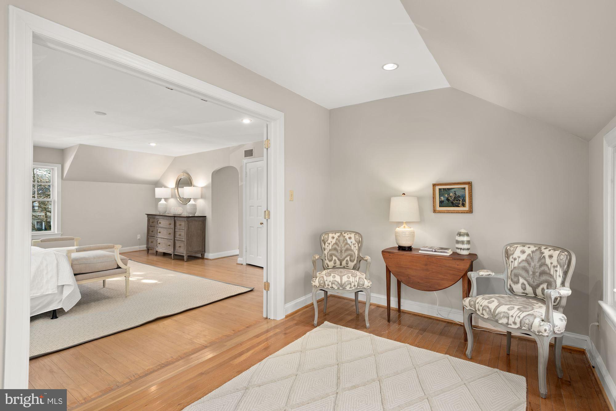 CHEVY CHASE VILLAGE - Residential