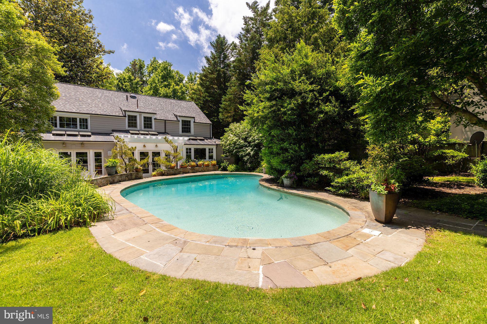 CHEVY CHASE VILLAGE - Residential