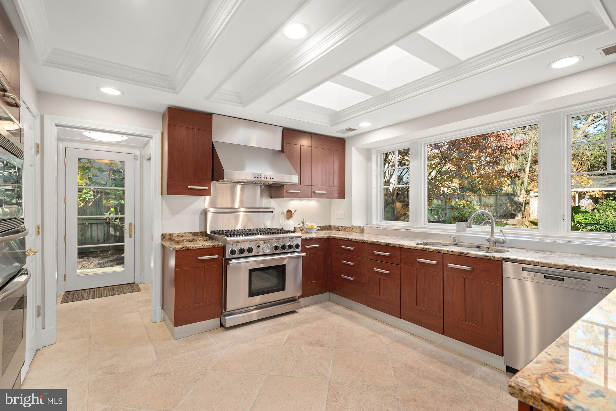 CHEVY CHASE VILLAGE - Residential