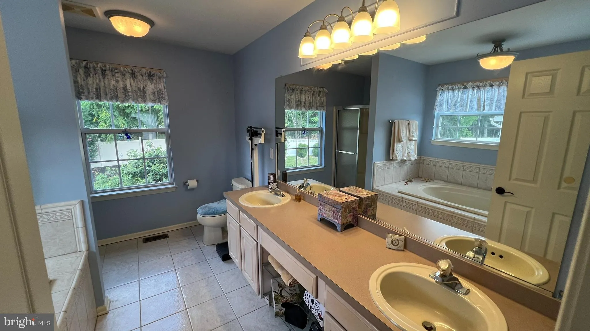 Blackwood, New Jersey 08012, United States, 4 Bedrooms Bedrooms, ,3 BathroomsBathrooms,Residential,Active,179412