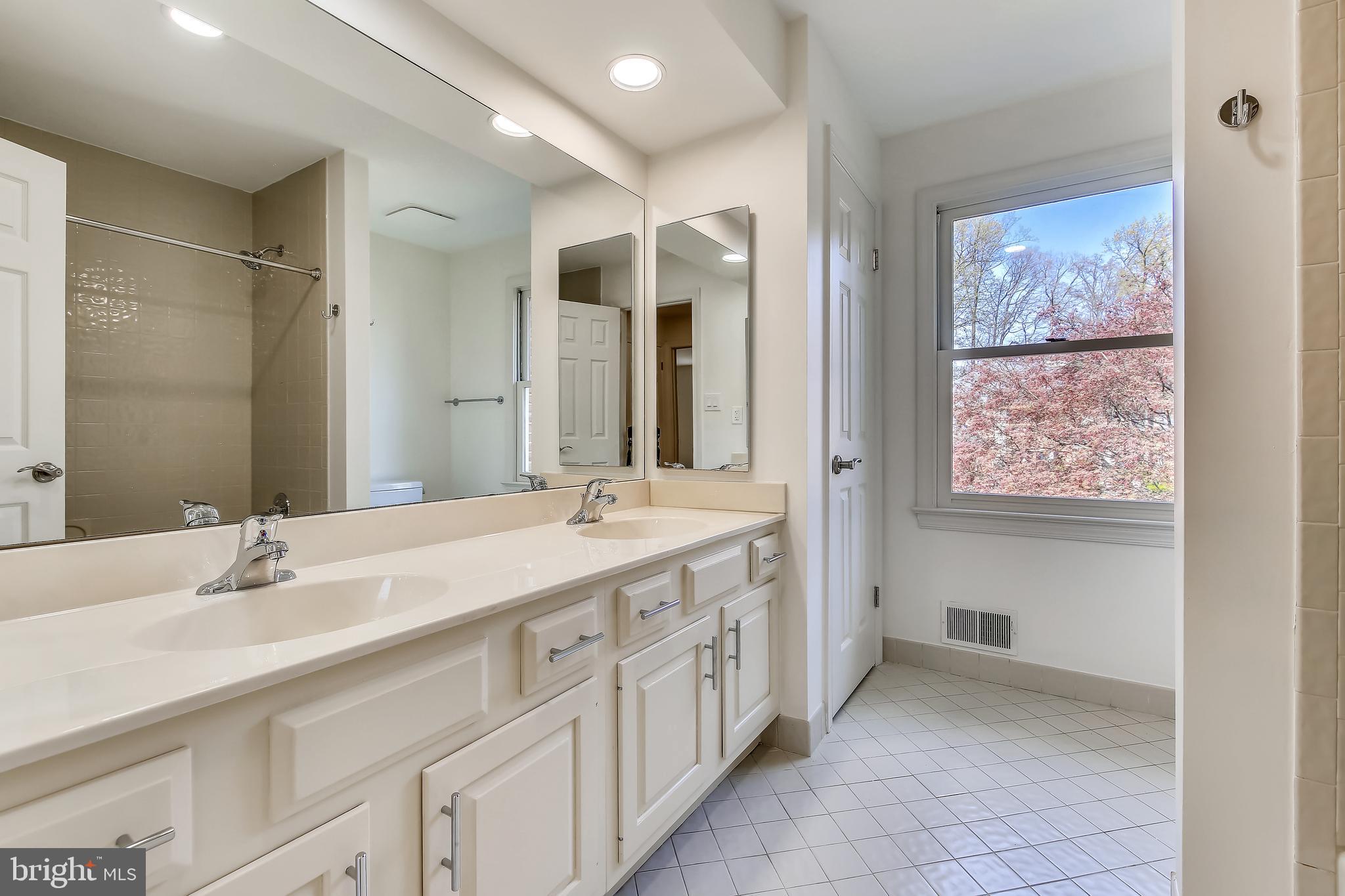 HERITAGE WALK - Residential