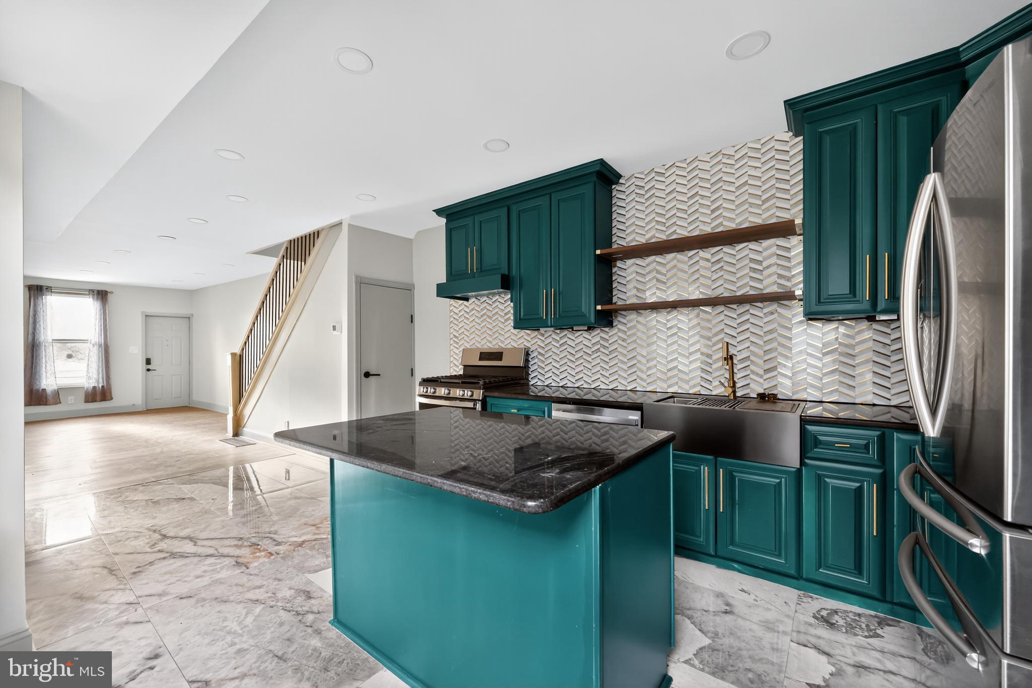 EAST KENSINGTON - Residential