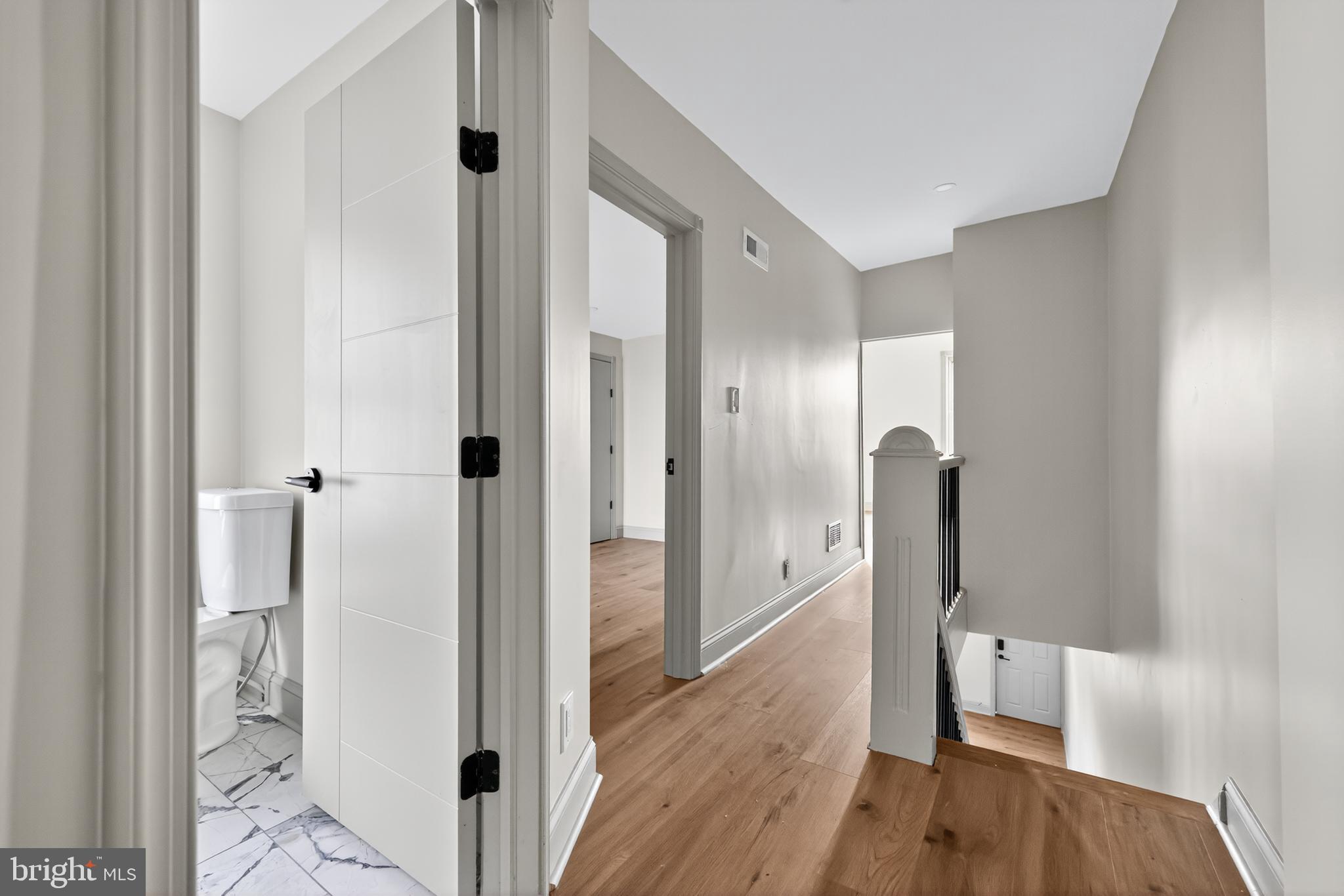 EAST KENSINGTON - Residential