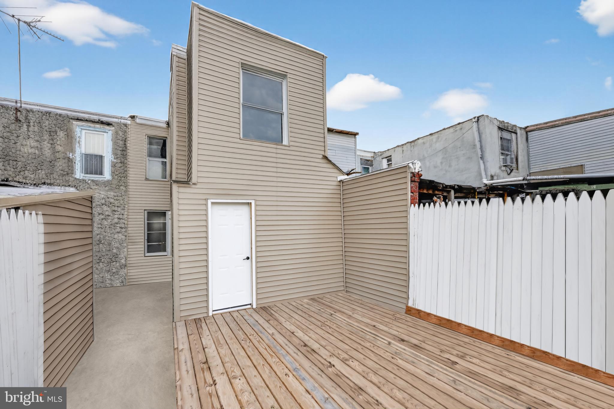 1819 E SERGEANT STREET