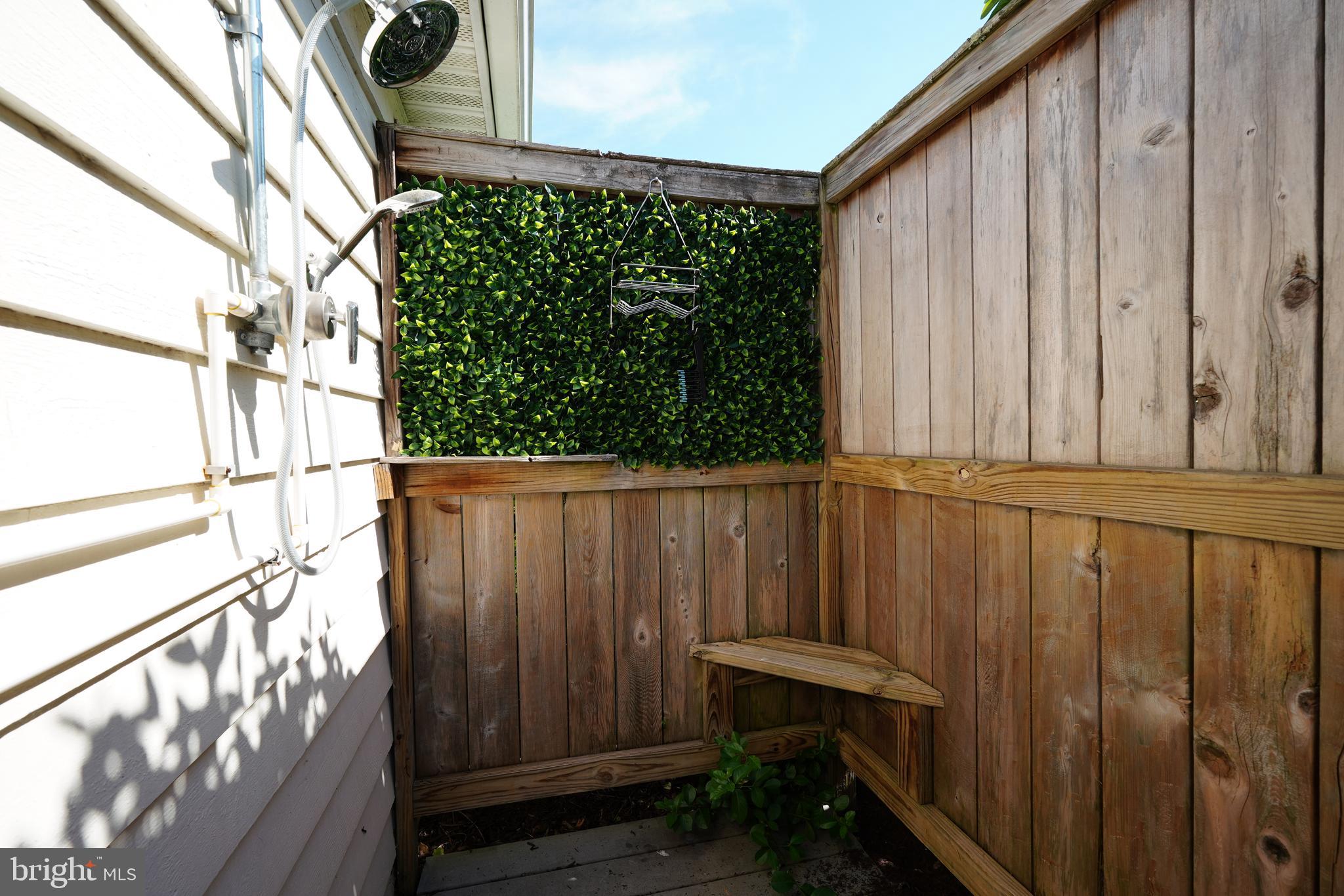 PLANTATIONS EAST - Residential