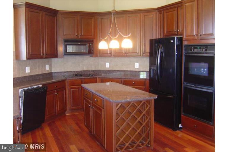 TALL CEDAR ESTATES - Residential Lease