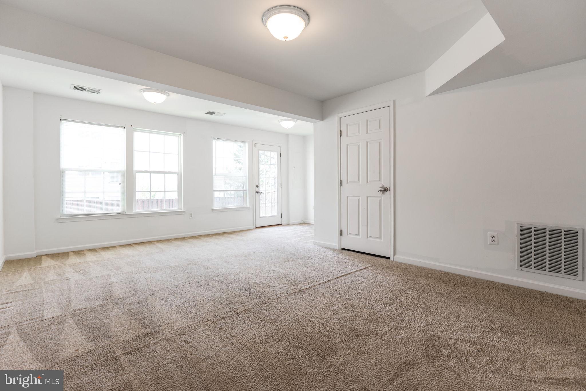 WOODSTREAM - Residential Lease