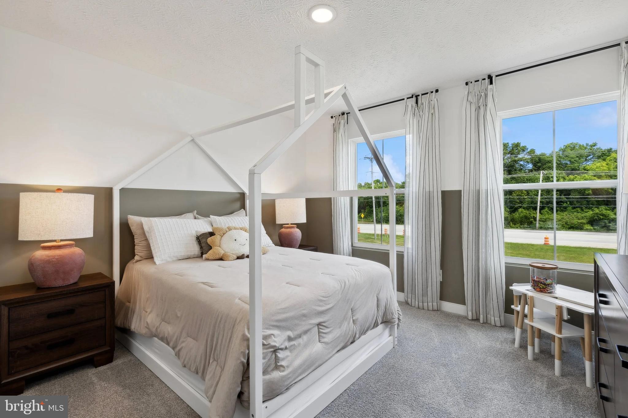 HUNTWELL WEST - Residential