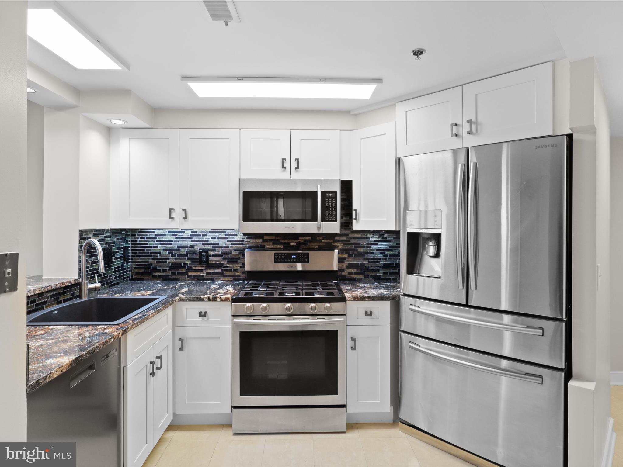 1045 N UTAH STREET 2-404