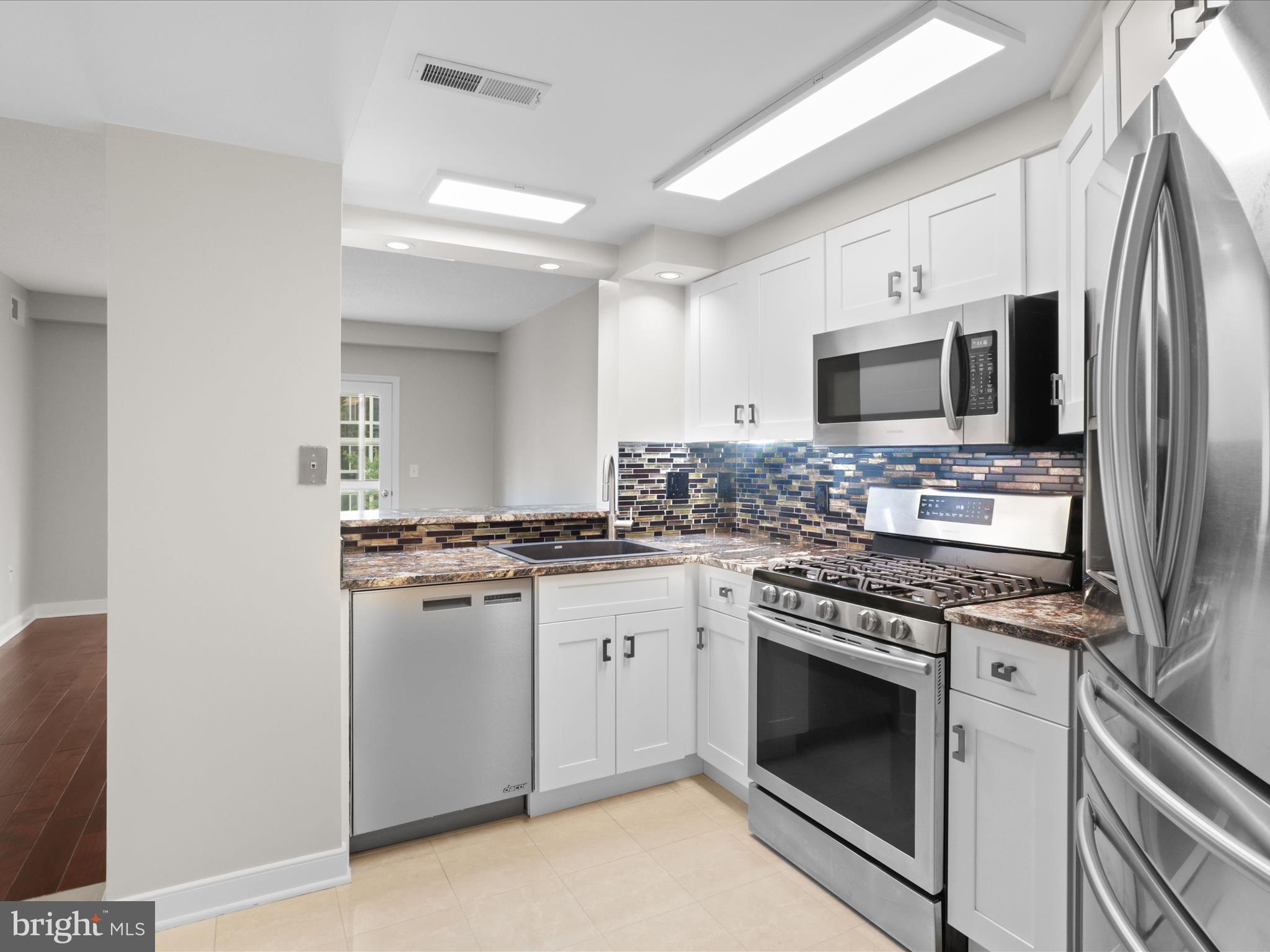 1045 N UTAH STREET 2-404