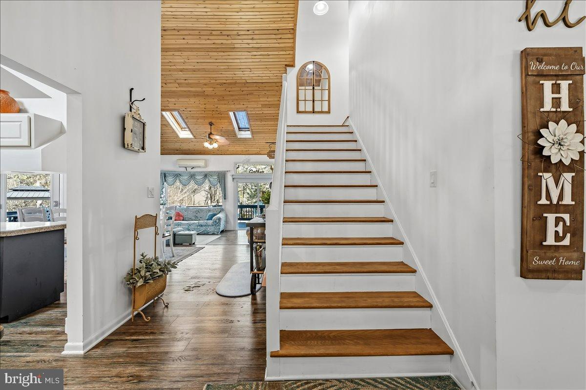 TOWAMENSING TRAIL - Residential