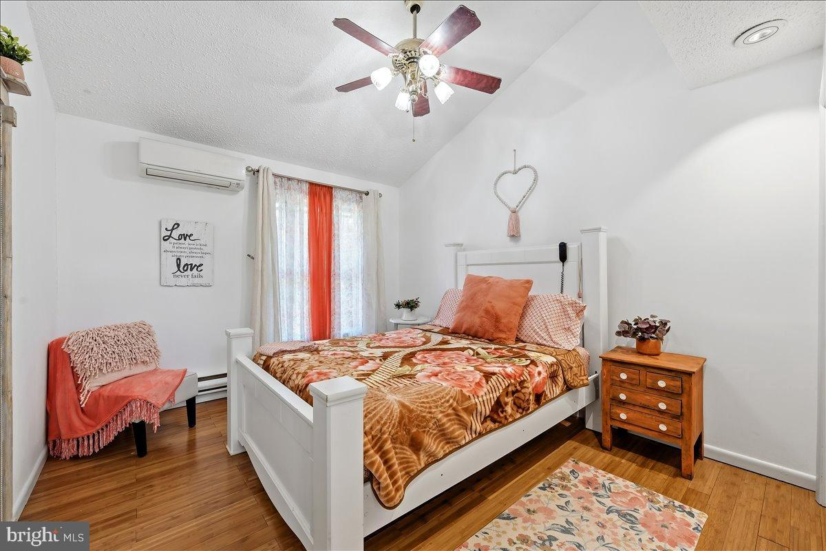 TOWAMENSING TRAIL - Residential