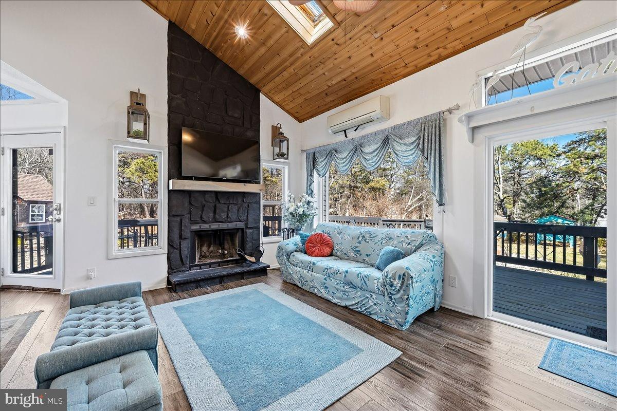 TOWAMENSING TRAIL - Residential