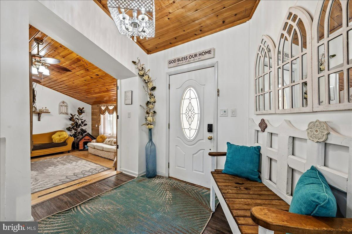 TOWAMENSING TRAIL - Residential