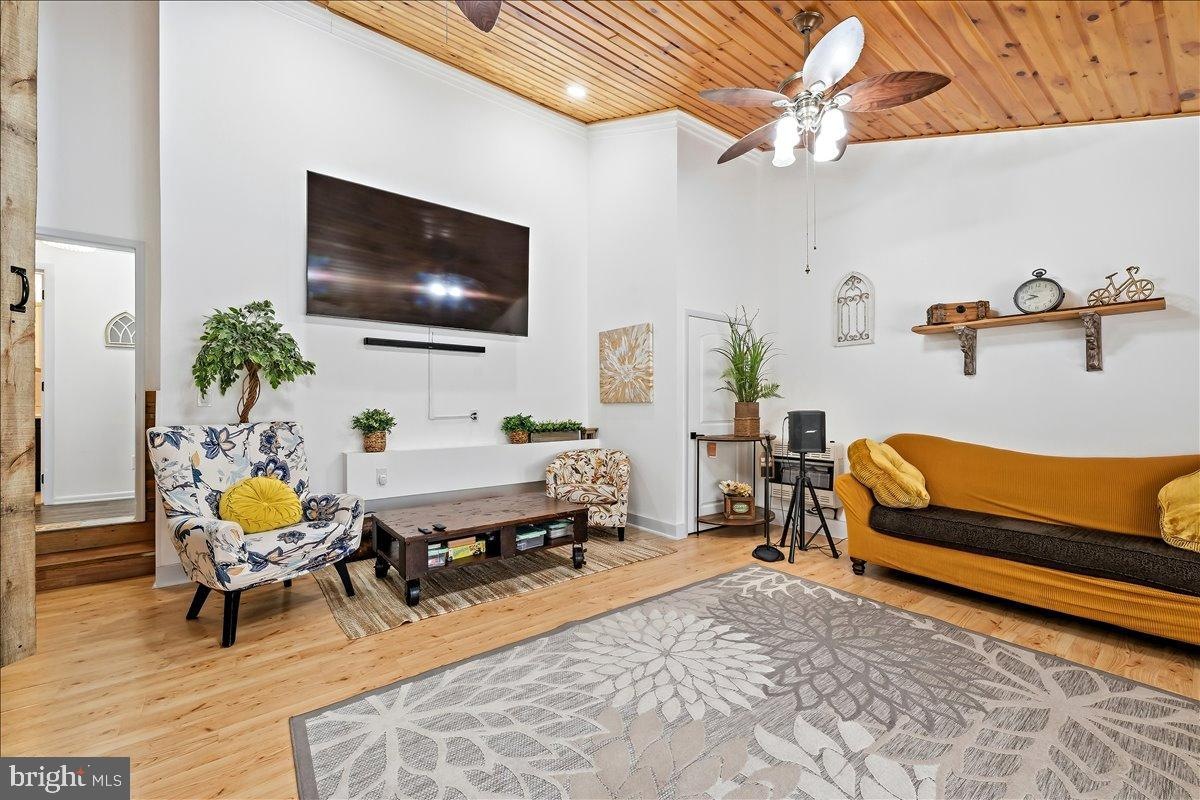 TOWAMENSING TRAIL - Residential