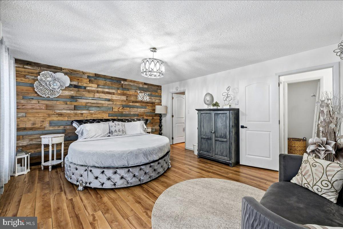 TOWAMENSING TRAIL - Residential