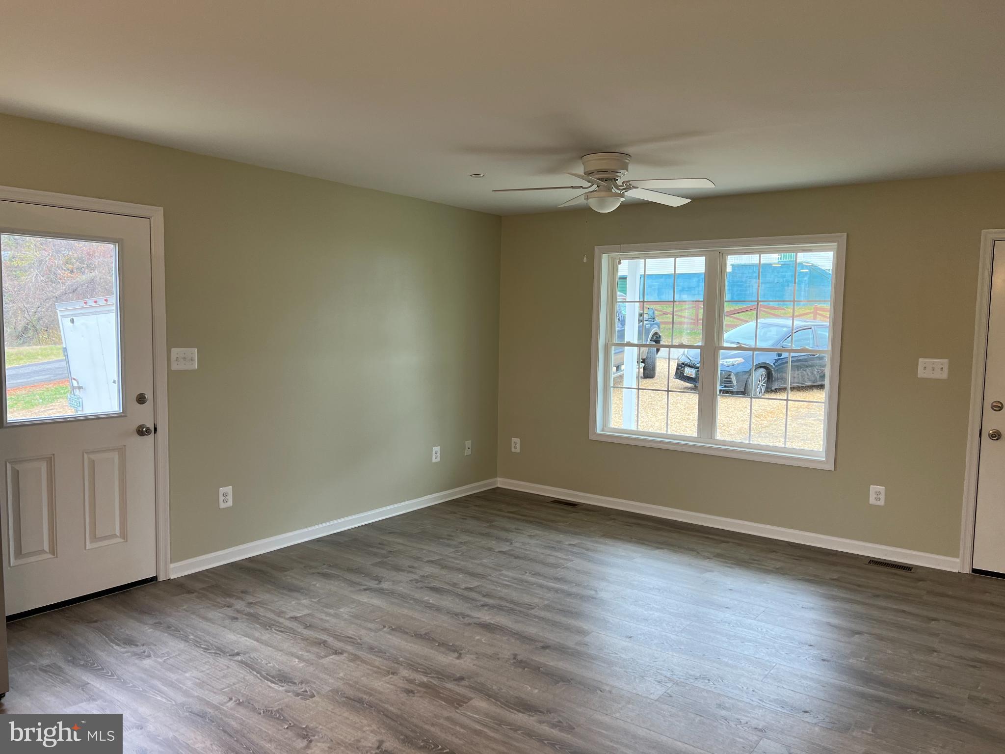 LONG VIEW - Residential