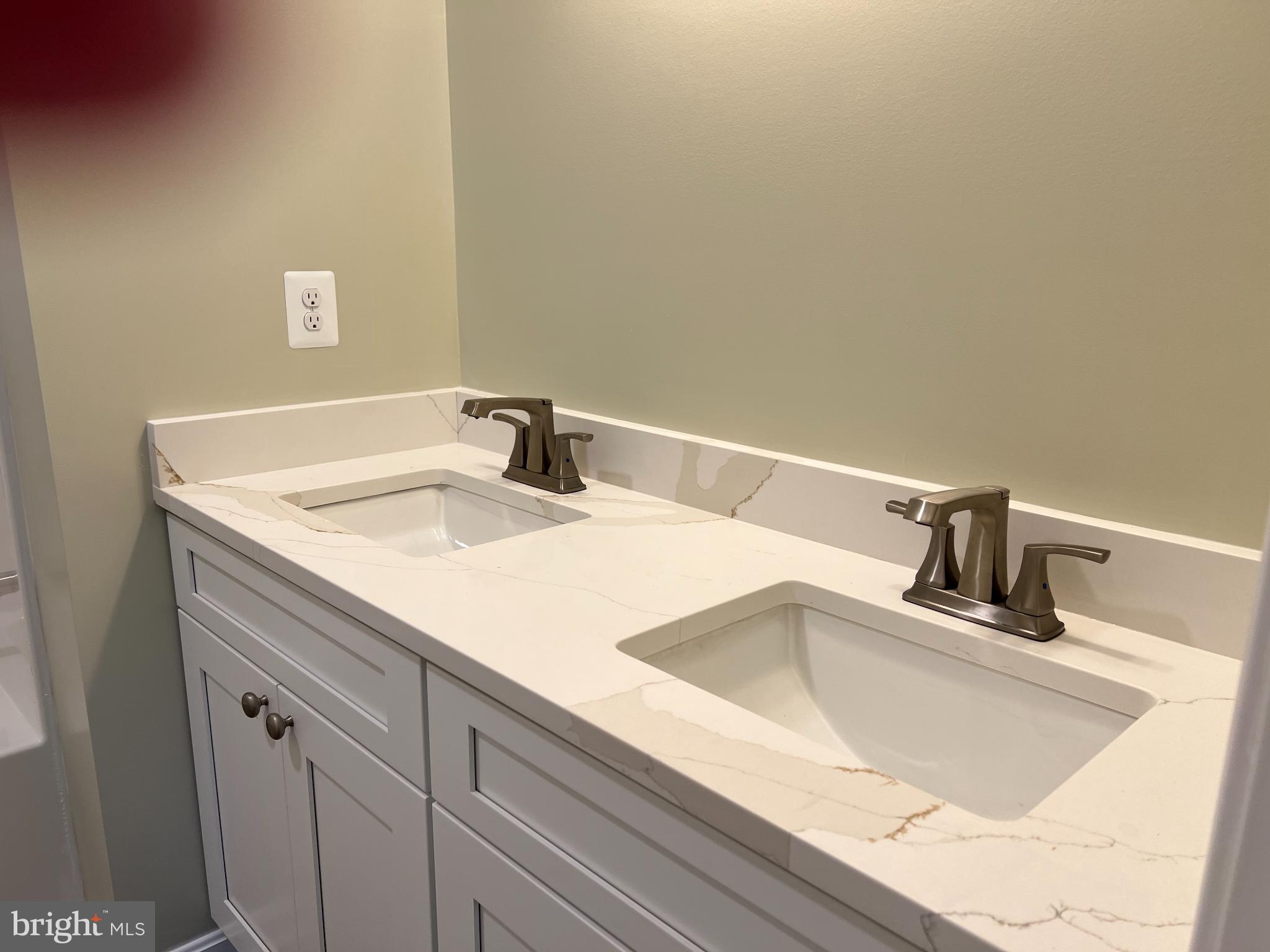 LONG VIEW - Residential