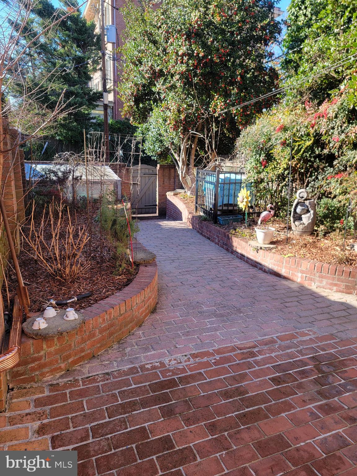 OLD TOWN ALEXANDRIA - Residential Lease