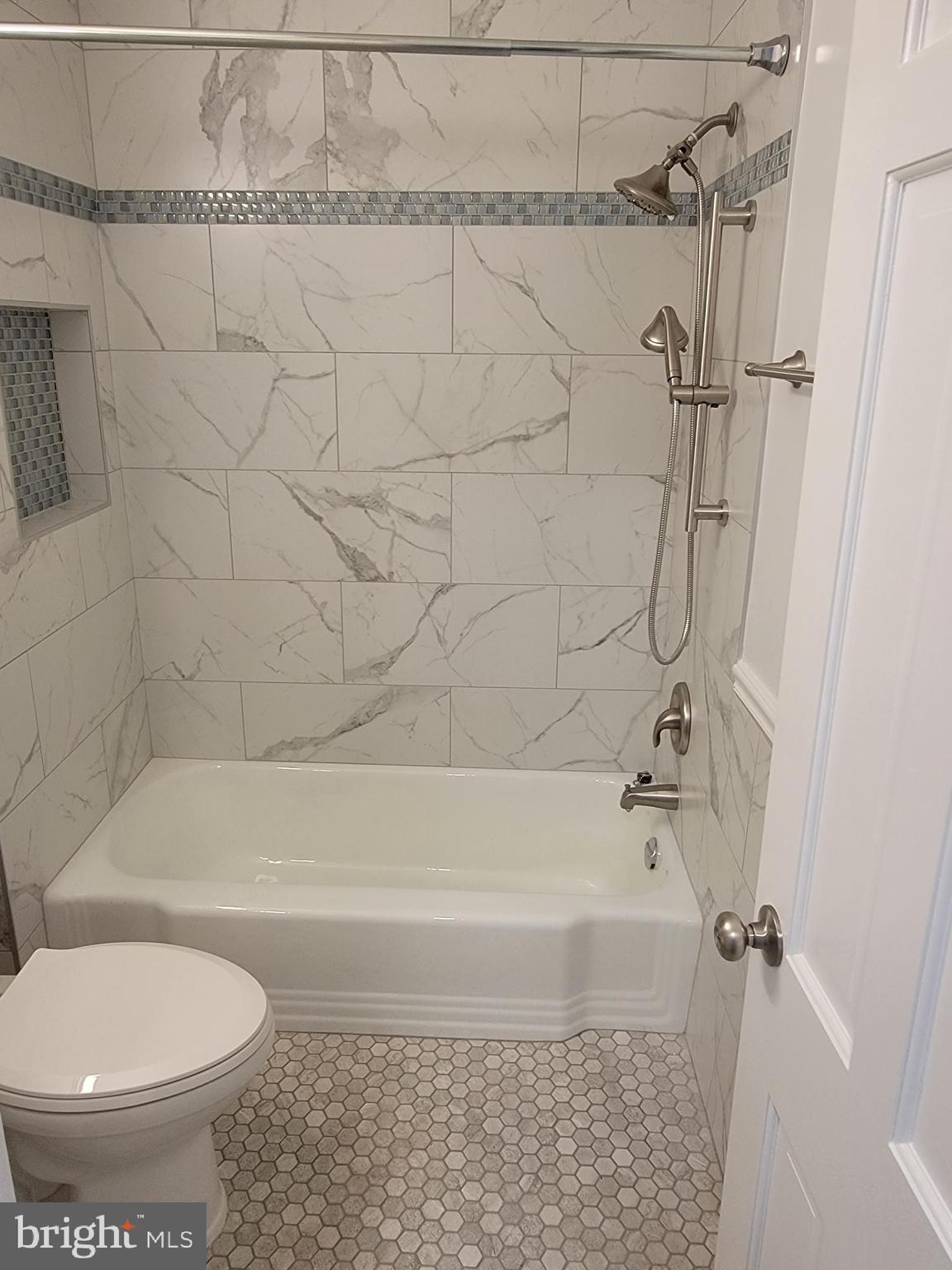 OLD TOWN ALEXANDRIA - Residential Lease