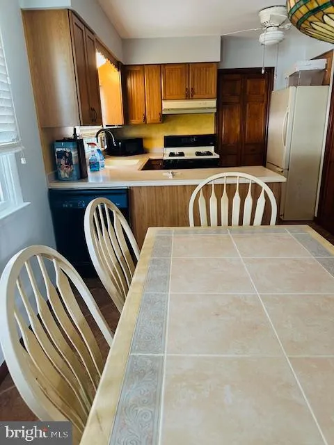 Turnersville, New Jersey 08012, United States, 3 Bedrooms Bedrooms, ,1 BathroomBathrooms,Residential,Pending,117062