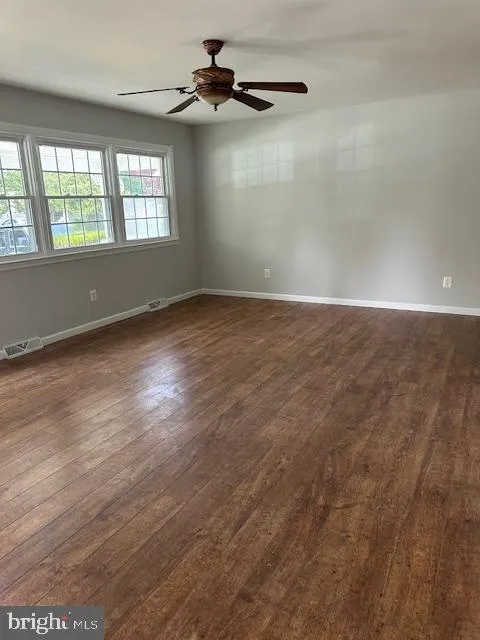 Turnersville, New Jersey 08012, United States, 3 Bedrooms Bedrooms, ,1 BathroomBathrooms,Residential,Pending,117062