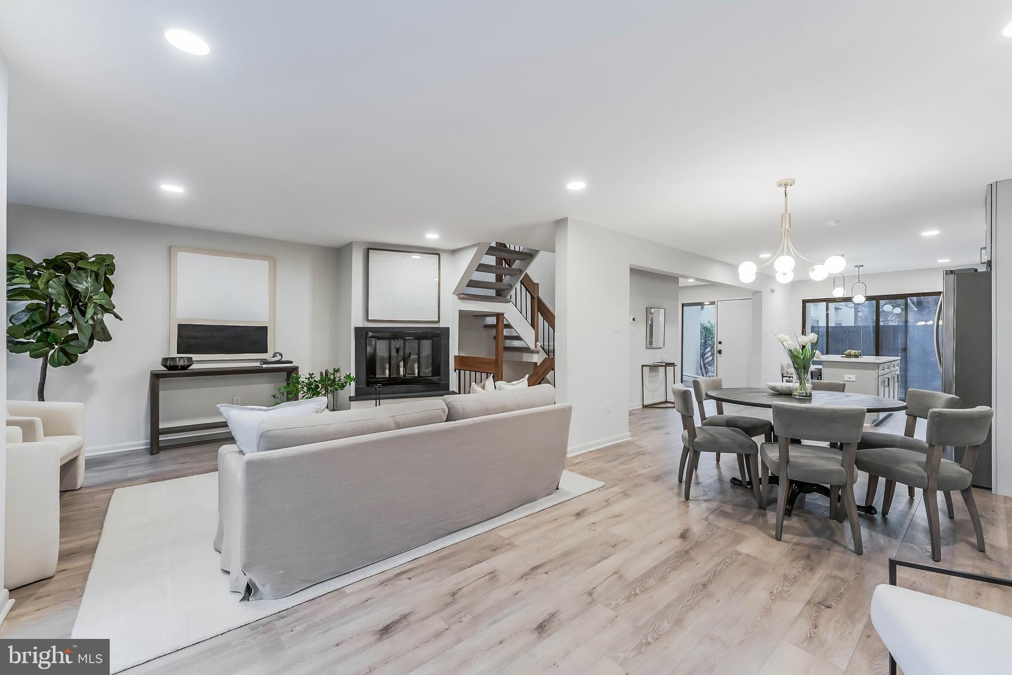 RESTON - Residential