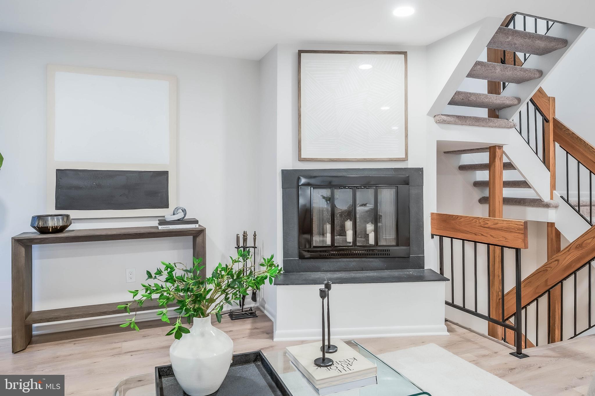 RESTON - Residential