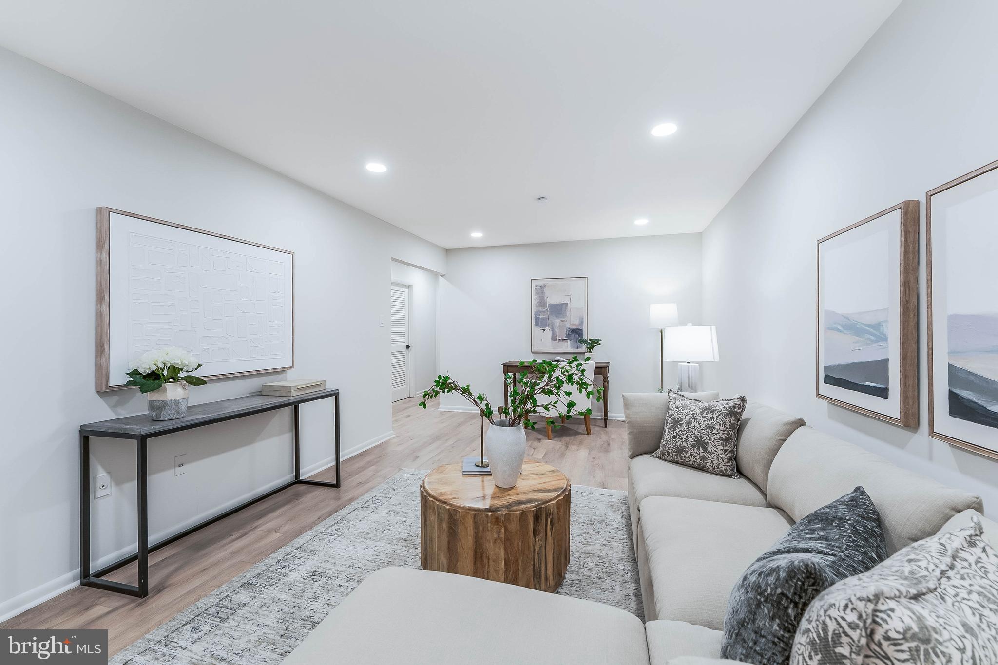 RESTON - Residential