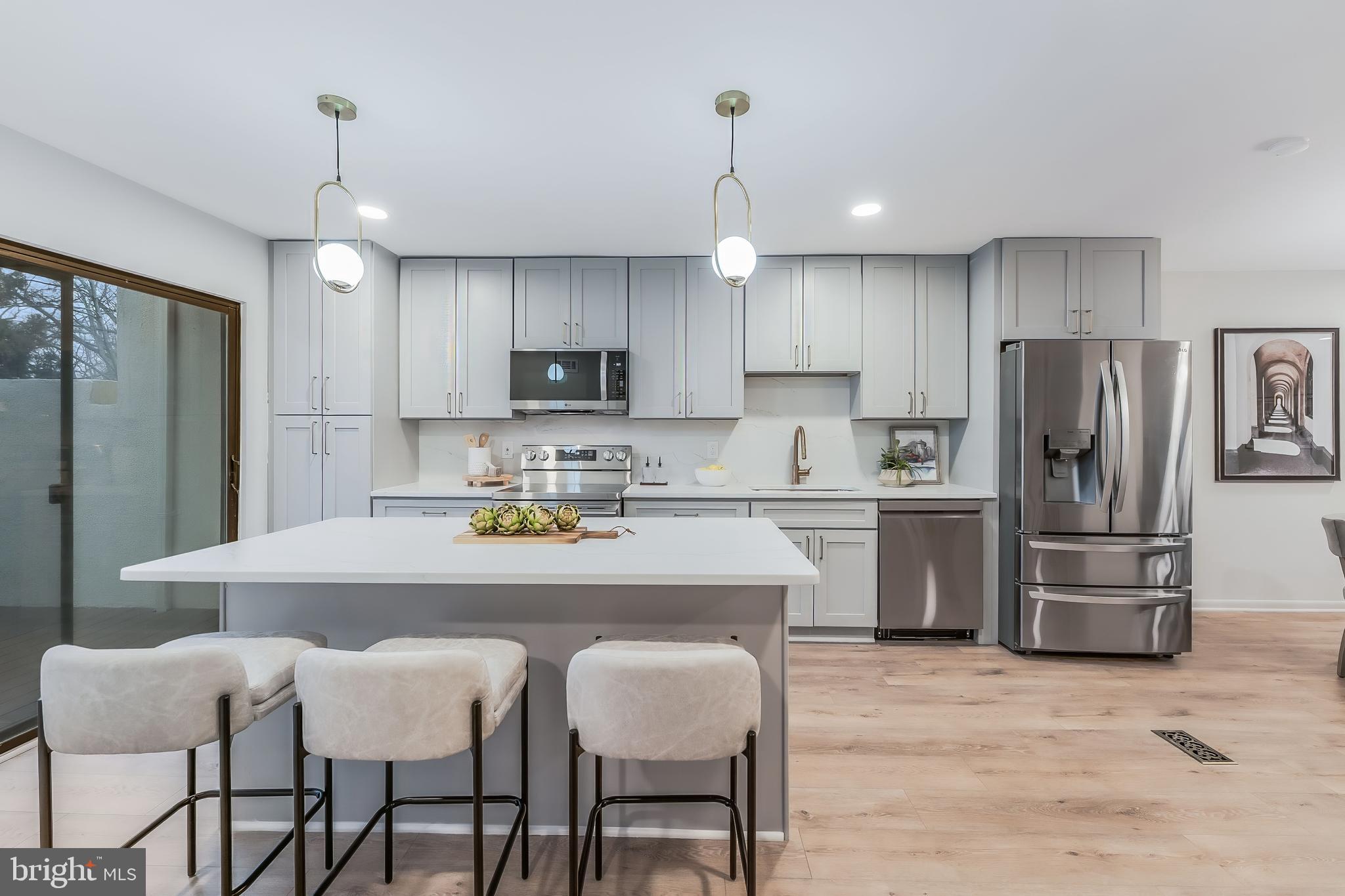 RESTON - Residential