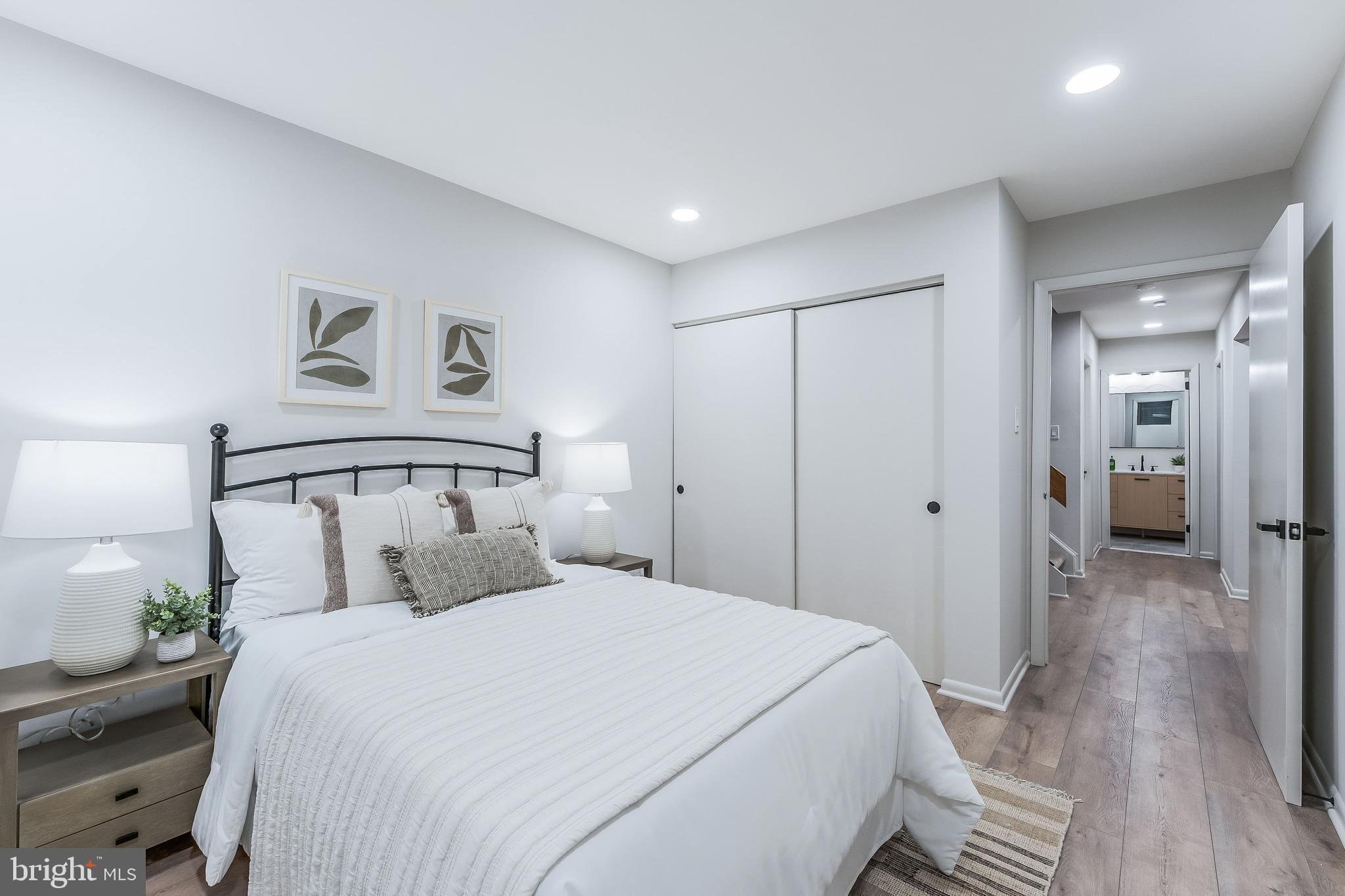 RESTON - Residential